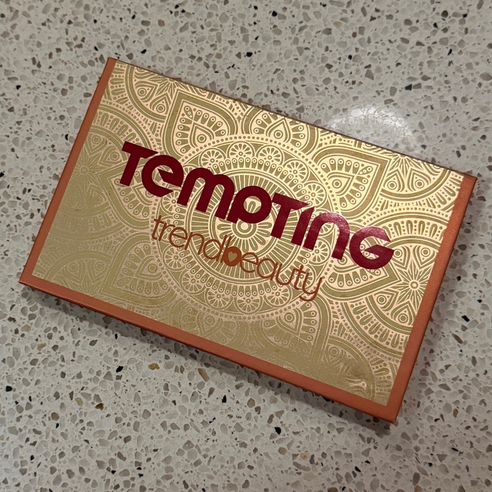 NWT Trend Beauty Tempting Eyeshadow Palette - Picture 3 of 4